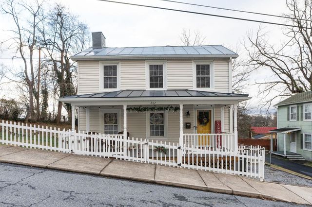 207 RESERVOIR ST, Staunton, VA 24401
