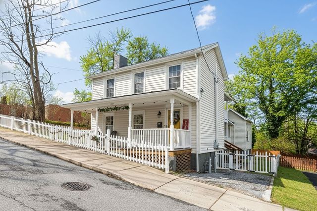 207 RESERVOIR ST, Staunton, VA 24401