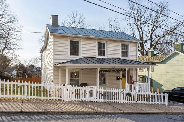 207 RESERVOIR ST, Staunton, VA 24401