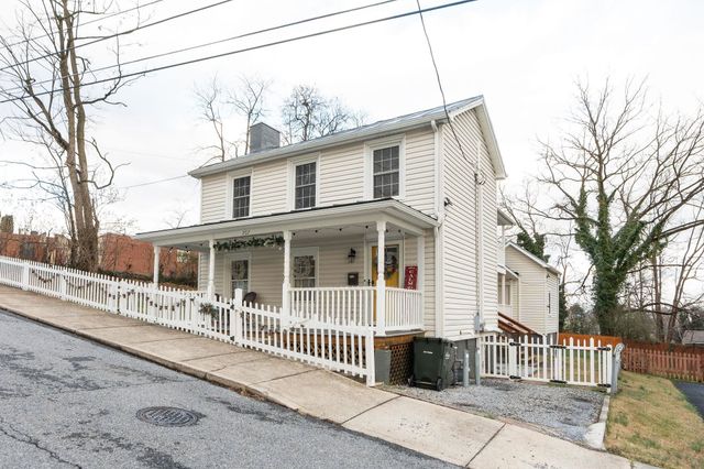 207 RESERVOIR ST, Staunton, VA 24401