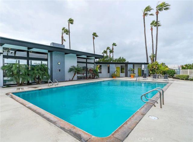 21851 Newland 214, Huntington Beach, CA 92646