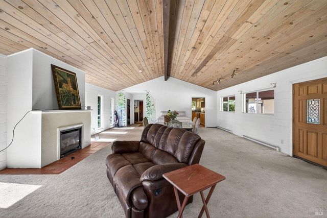 3320 Redwood Rd, Napa, CA 94558