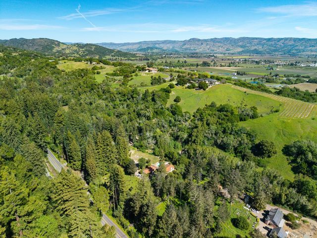 3320 Redwood Rd, Napa, CA 94558