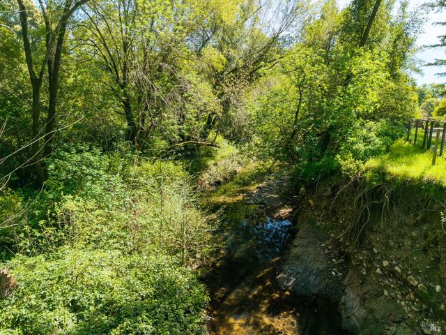 3320 Redwood Rd, Napa, CA 94558