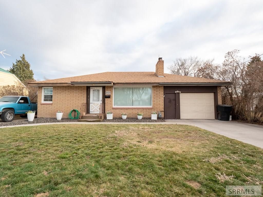 Image 2 of property listing at 263 W 2nd N, Rigby, ID 83442