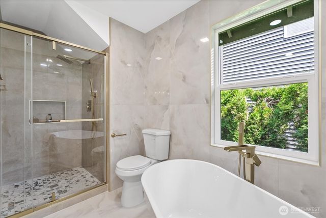 4103 204th Avenue NE, Sammamish, WA 98074
