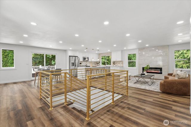 4103 204th Avenue NE, Sammamish, WA 98074