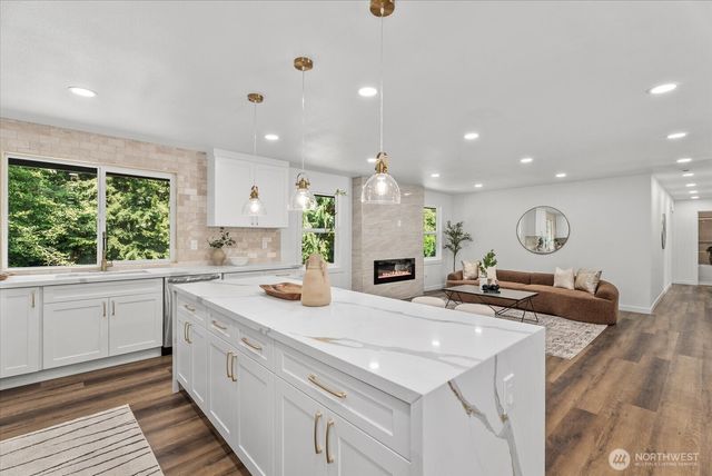 4103 204th Avenue NE, Sammamish, WA 98074