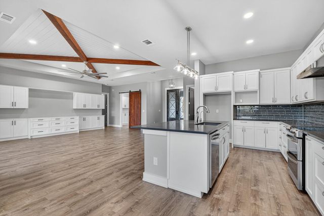 21603 Thomas CV, Lago Vista, TX 78645