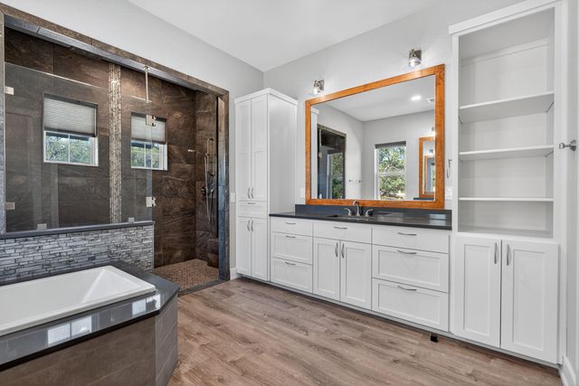 21603 Thomas CV, Lago Vista, TX 78645