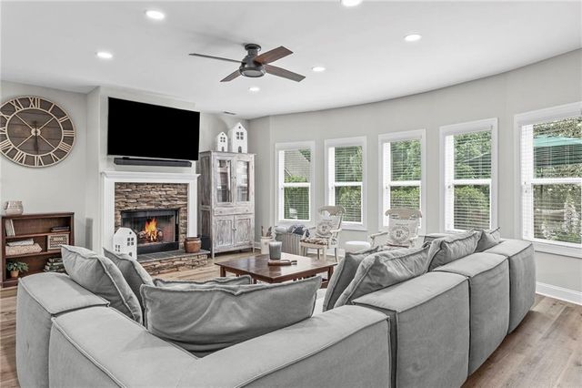 196 Sunny Brook Terrace, Newnan, GA 30265