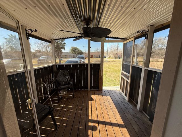 321 Tennyson Street, Dickinson, TX 77539