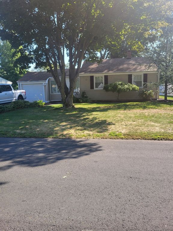 17 Oakwood Manor, Cromwell, CT 06416