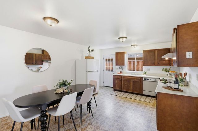 228 Auburn Avenue, Santa Cruz, CA 95060