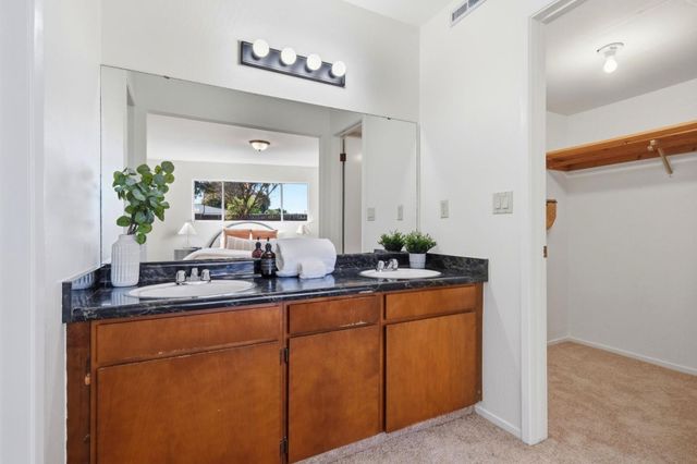 228 Auburn Avenue, Santa Cruz, CA 95060