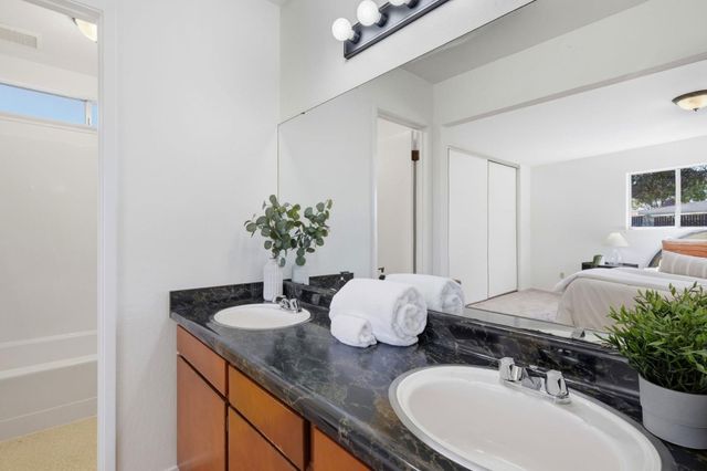 228 Auburn Avenue, Santa Cruz, CA 95060