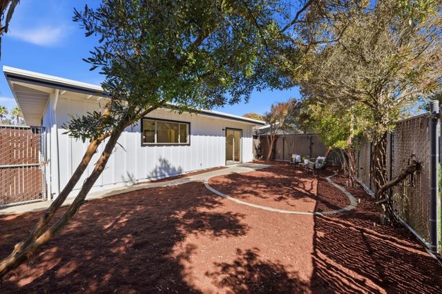 228 Auburn Avenue, Santa Cruz, CA 95060