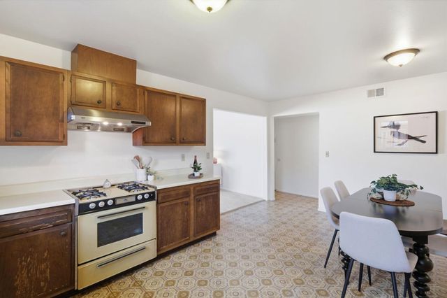 228 Auburn Avenue, Santa Cruz, CA 95060