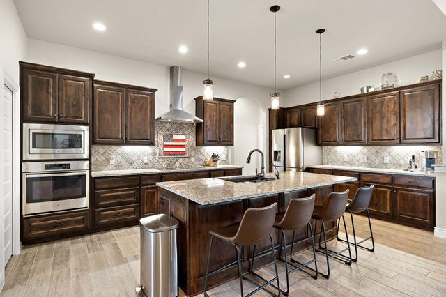 217 Oak Hill DR, Liberty Hill, TX 78642