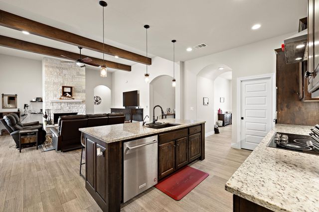 217 Oak Hill DR, Liberty Hill, TX 78642