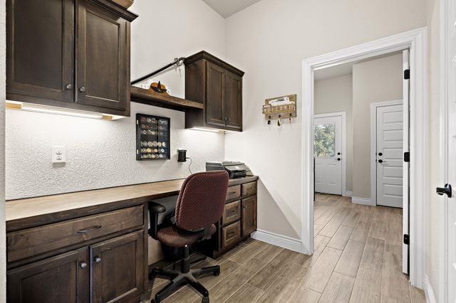 217 Oak Hill DR, Liberty Hill, TX 78642