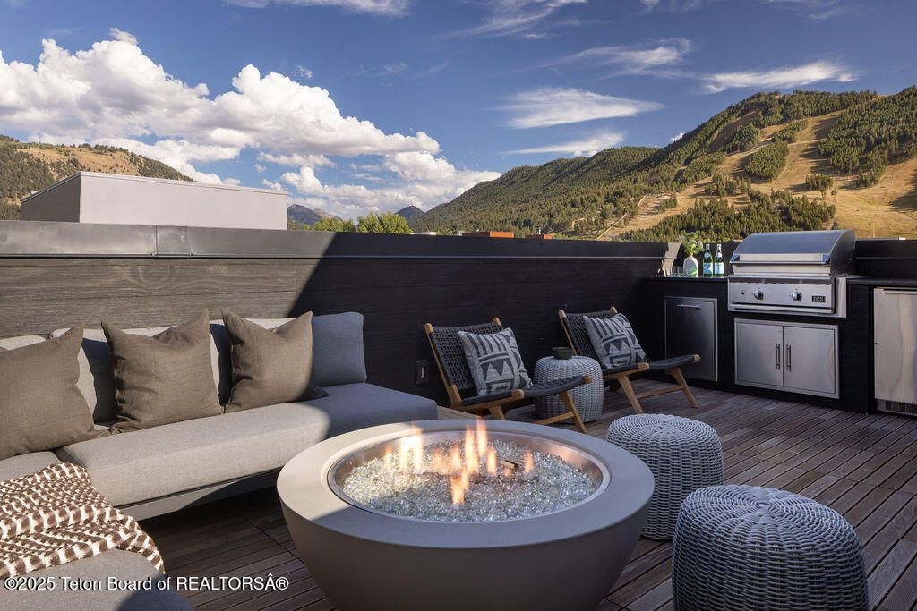 165 N GLENWOOD Street 31, Jackson, WY 83001 photo 26