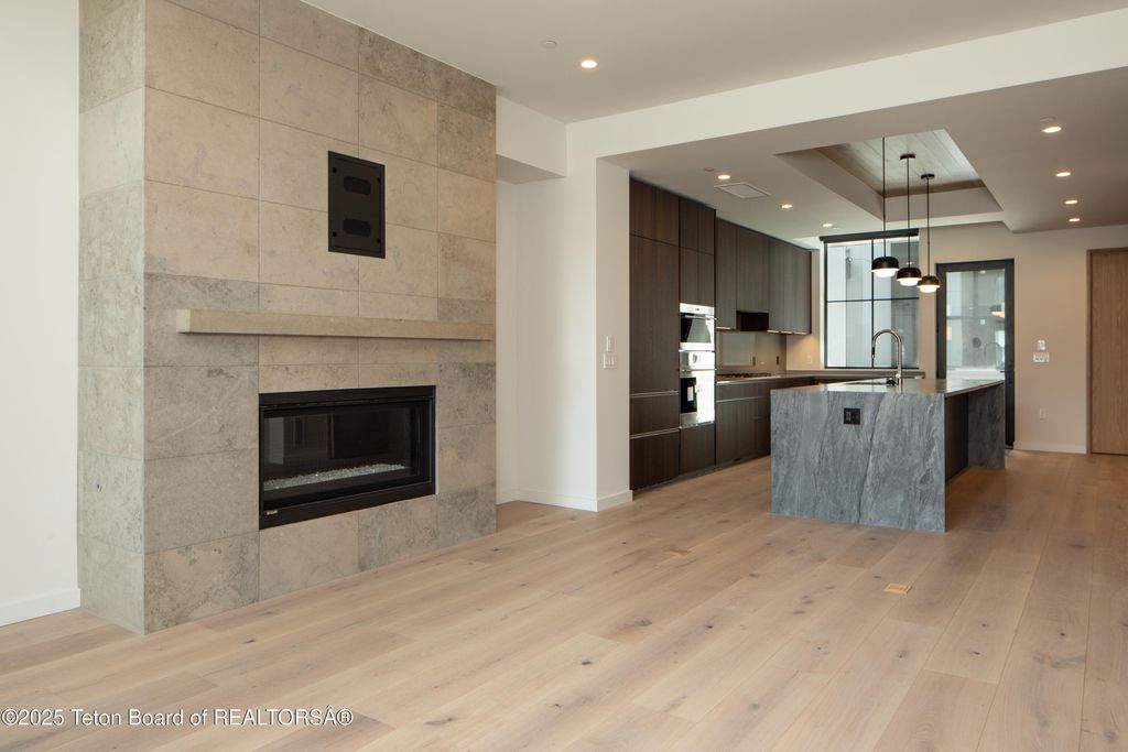 165 N GLENWOOD Street 31, Jackson, WY 83001 photo 27