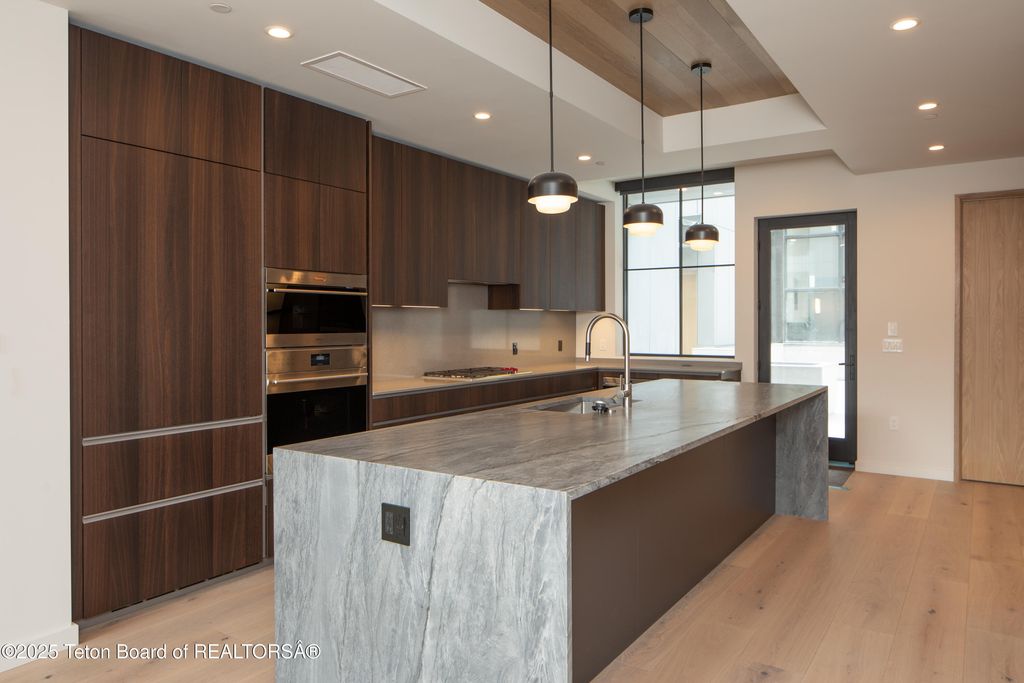 165 N GLENWOOD Street 31, Jackson, WY 83001 photo 28