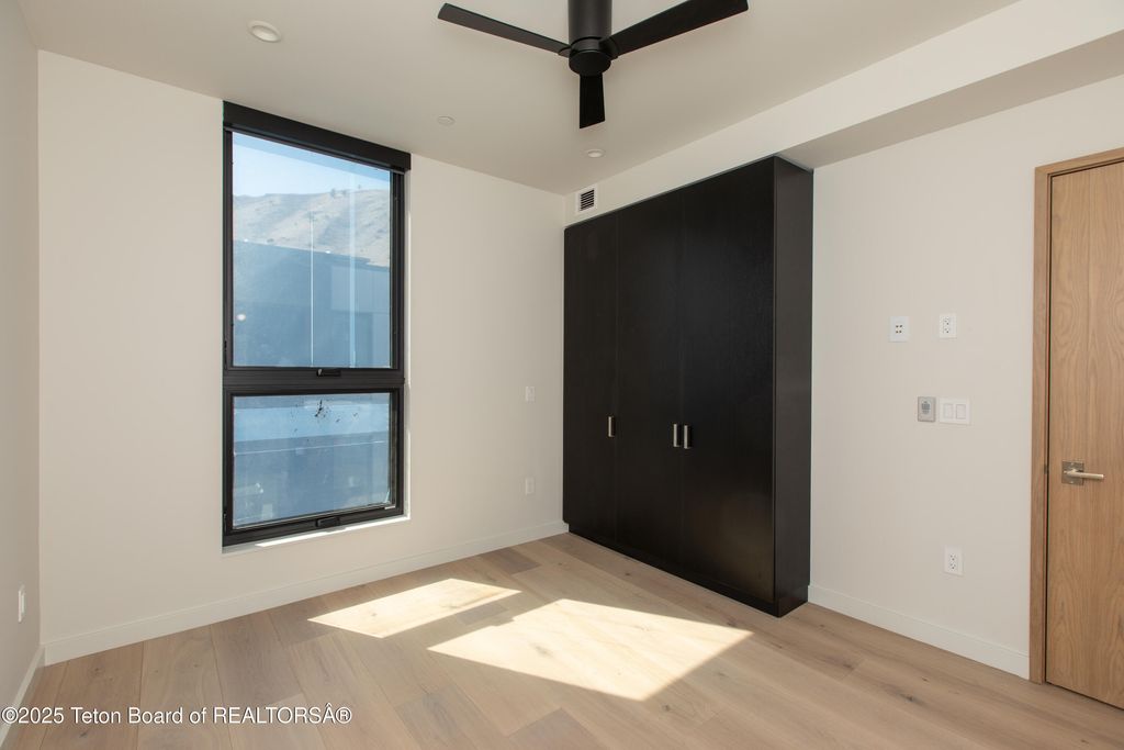 165 N GLENWOOD Street 31, Jackson, WY 83001 photo 42