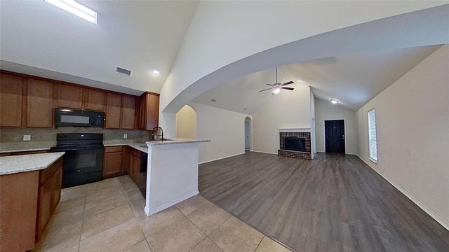 109 N Henrietta Street, Ferris, TX 75125