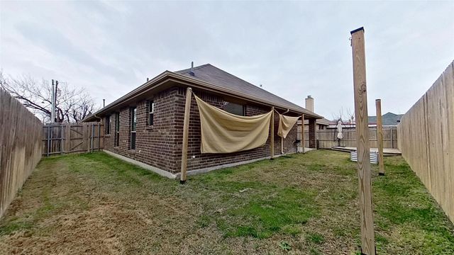 109 N Henrietta Street, Ferris, TX 75125