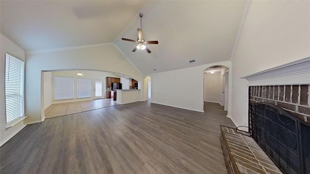 109 N Henrietta Street, Ferris, TX 75125