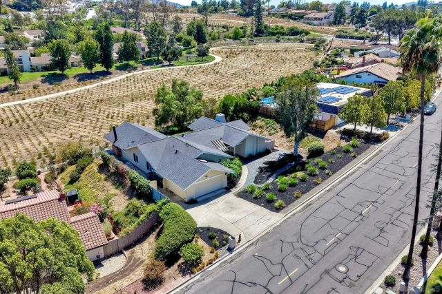 17709 Saint Andrews, Poway, CA 92064