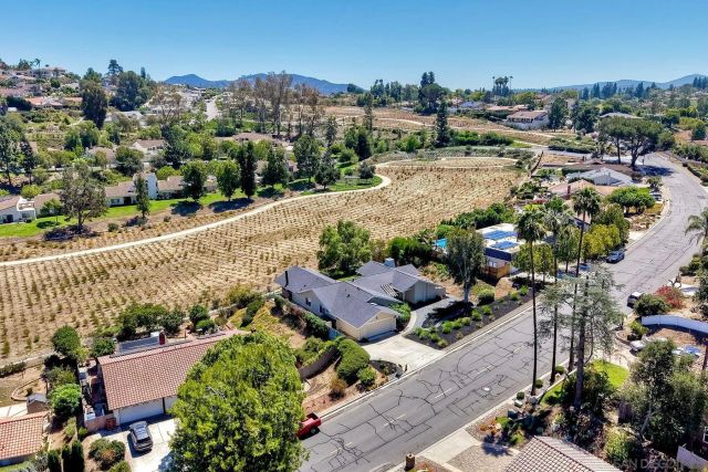 17709 Saint Andrews, Poway, CA 92064