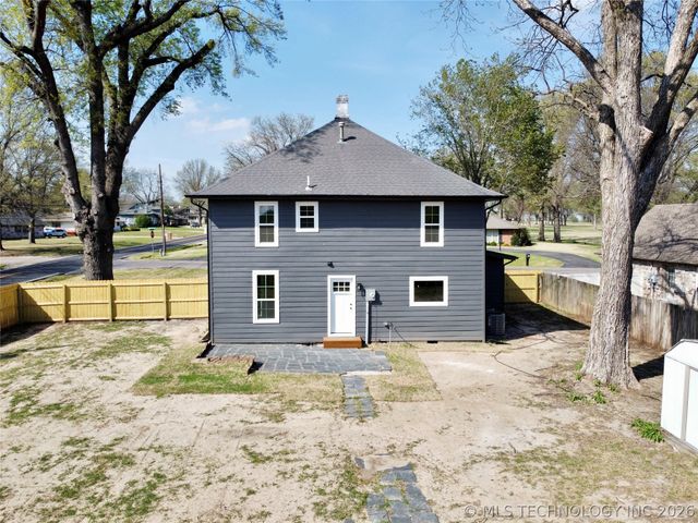 3601 Country Club Drive, Muskogee, OK 74403