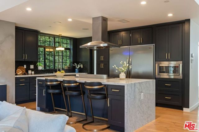 645 N Hayworth Avenue, Los Angeles, CA 90048