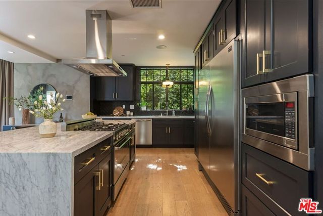 645 N Hayworth Avenue, Los Angeles, CA 90048