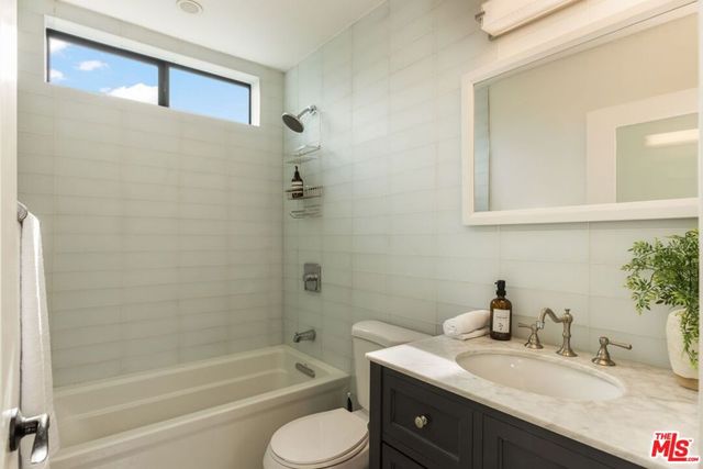 645 N Hayworth Avenue, Los Angeles, CA 90048