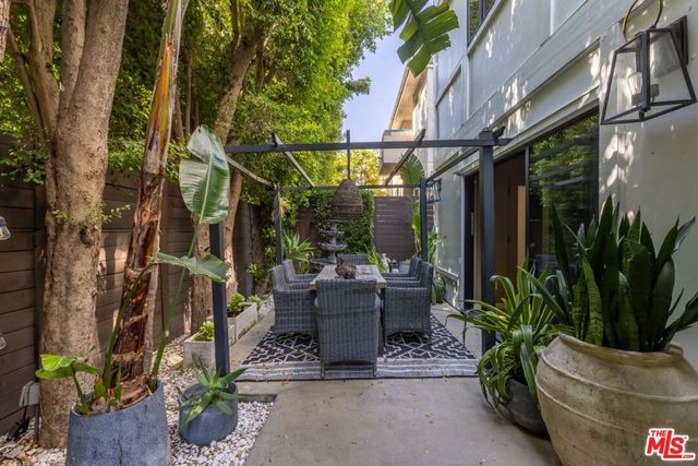 645 N Hayworth Avenue, Los Angeles, CA 90048