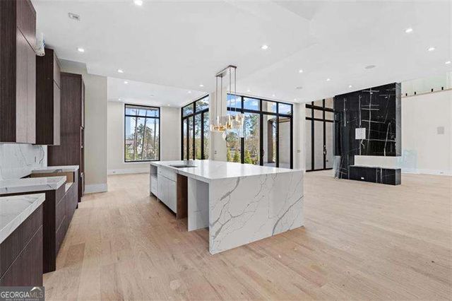 124 Woodlawn Drive NE, Marietta, GA 30067