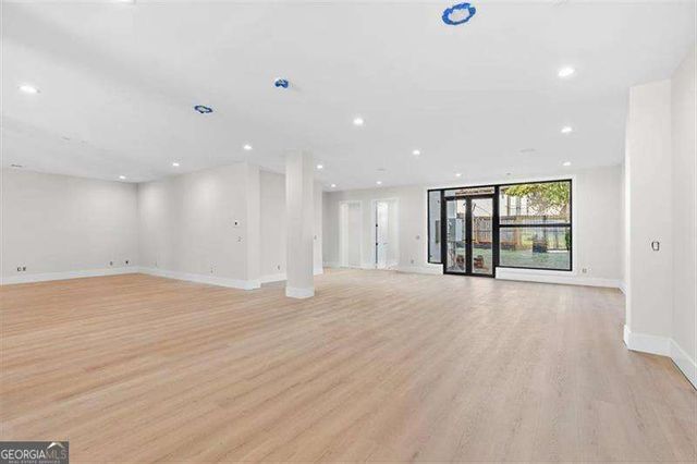 124 Woodlawn Drive NE, Marietta, GA 30067