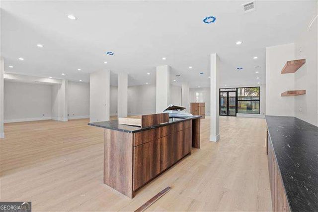 124 Woodlawn Drive NE, Marietta, GA 30067