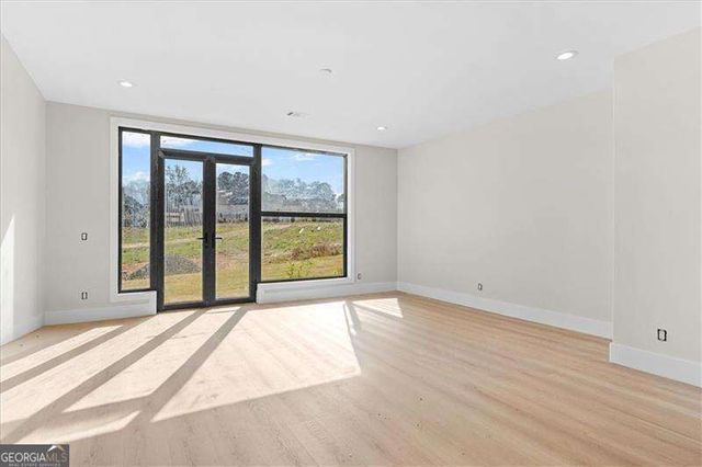 124 Woodlawn Drive NE, Marietta, GA 30067