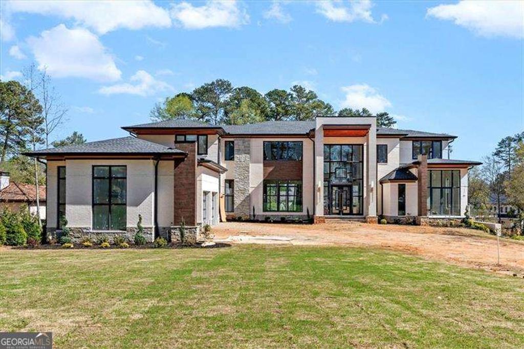 124 Woodlawn Drive NE, Marietta, GA 30067