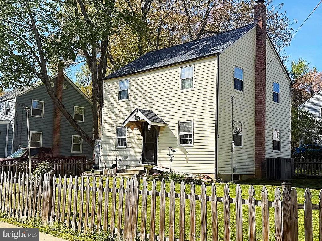 Image 1 of property listing at 21762 N ESSEX DR, Lexington Park, MD 20653