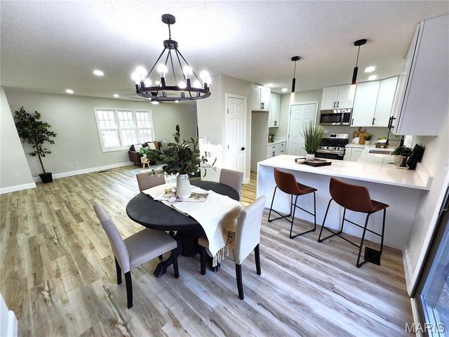 629 TAMARACH Drive, Edwardsville, IL 62025