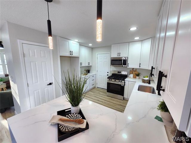 629 TAMARACH Drive, Edwardsville, IL 62025