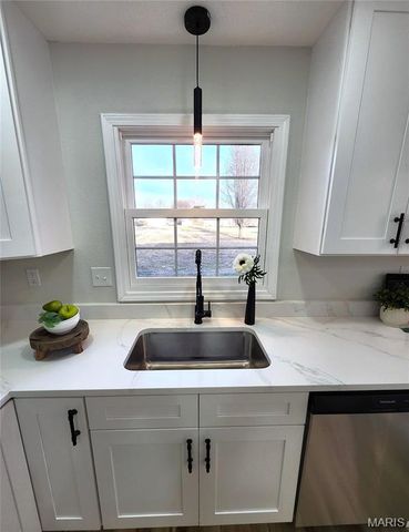 629 TAMARACH Drive, Edwardsville, IL 62025