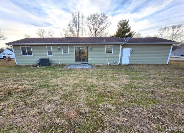 629 TAMARACH Drive, Edwardsville, IL 62025