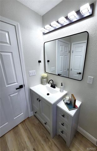 629 TAMARACH Drive, Edwardsville, IL 62025